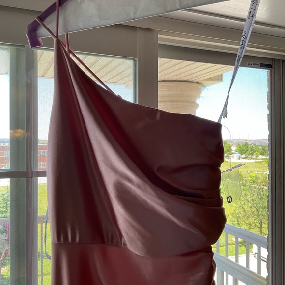 Formal dress for special occasion - Picture 5 of 5